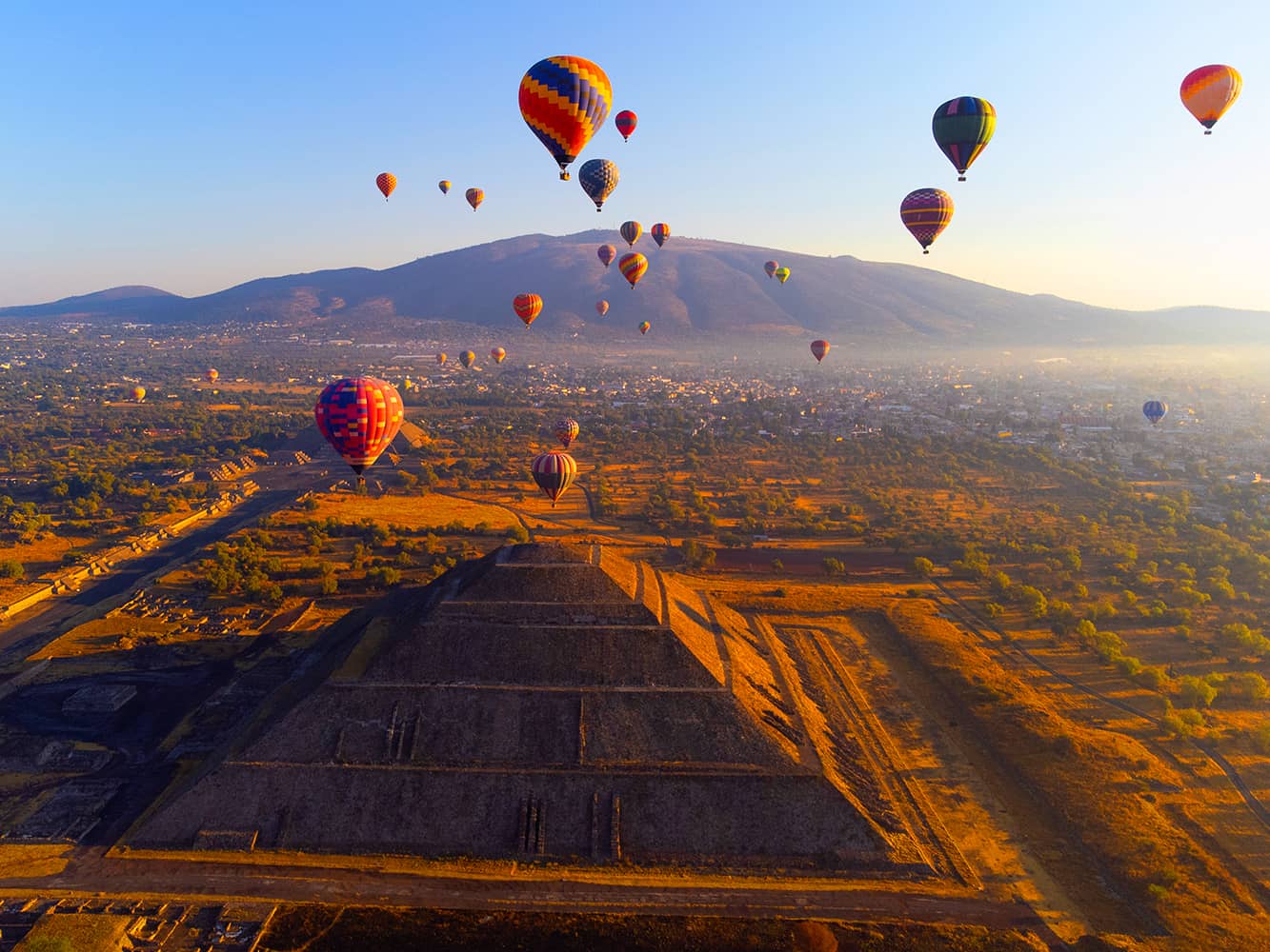  Admire the Teotihuacan Pyramids on a sunrise hot air balloon ride  