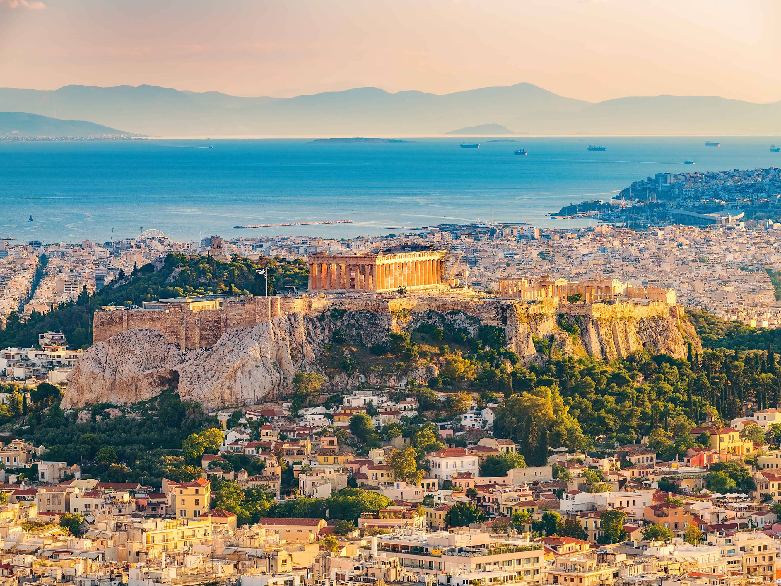  Experience Athens from our iconic hotel  