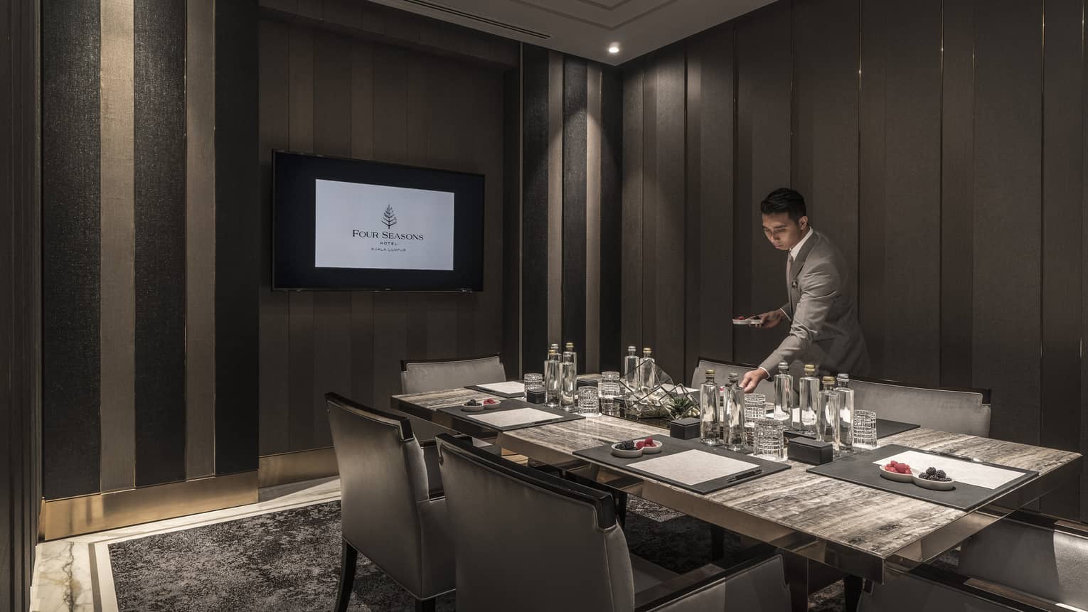 The Executive Club at Four Seasons Hotel Kuala Lumpur offers access to a private meeting room