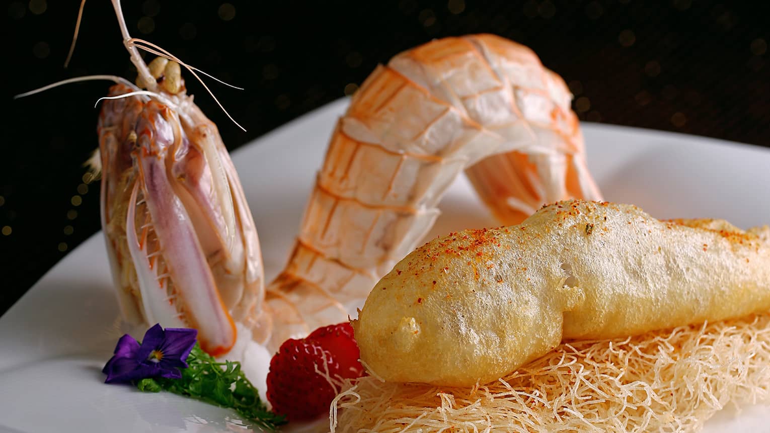 Deep-fried mantis shrimp with salt & spices