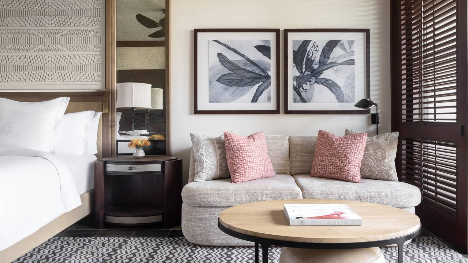 Poolside guestroom sitting area