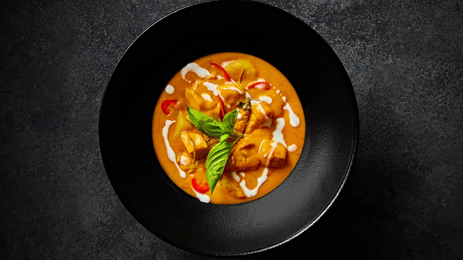 Aromatic Thai Red Curry with Chicken and Coconut Milk