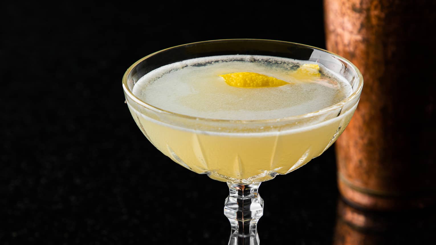 The Bee's Knees cocktail ? Iron Ball Gin, Lemon, Longan Honey
