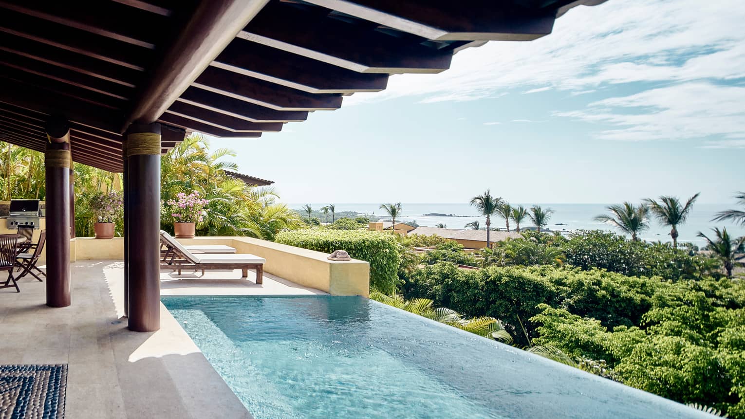 Savour the year-round sunshine by your private pool, with privileged ocean views in every direction
