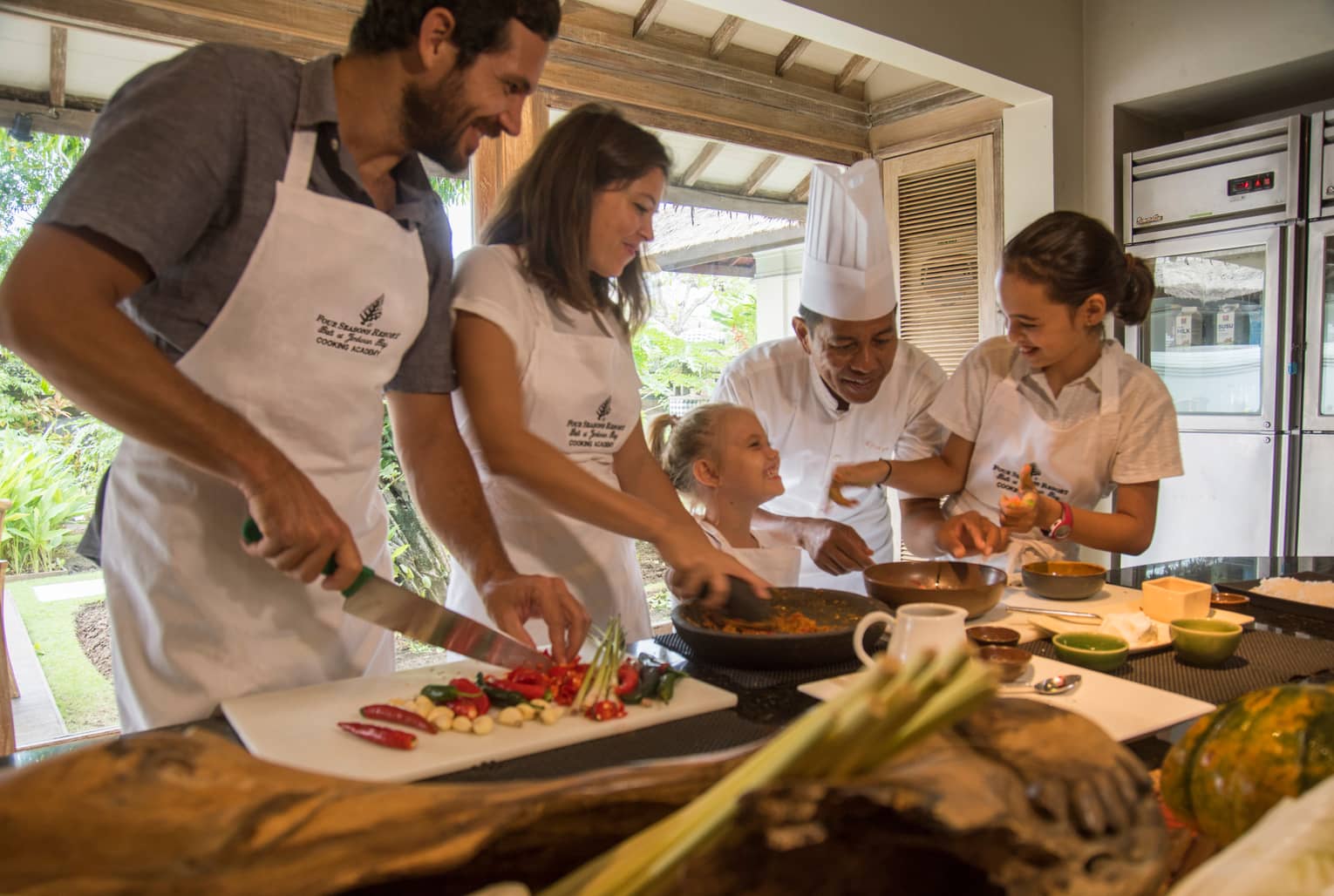 Chef oversees family’s cooking class at Four Seasons