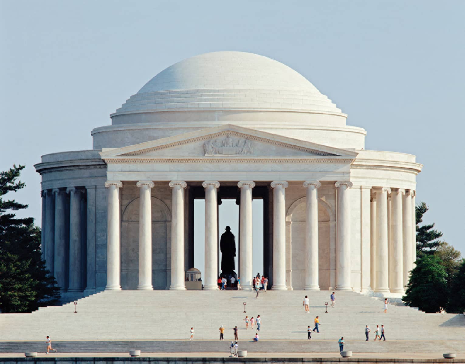 Thomas Jefferson Memorial, people are walking along the stairs.